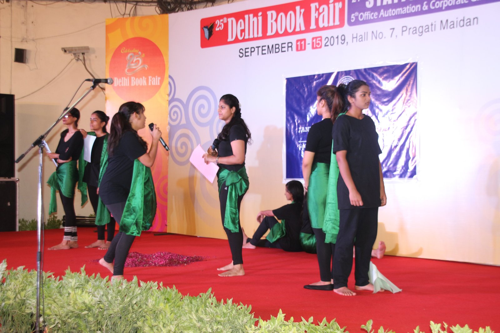 A drama performance during the book fair by students. Photo IPP