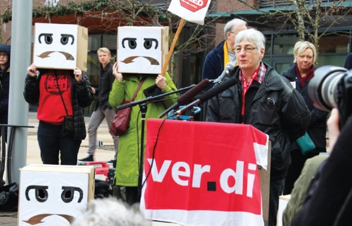 Europe protests with strikes and legislation against Amazon