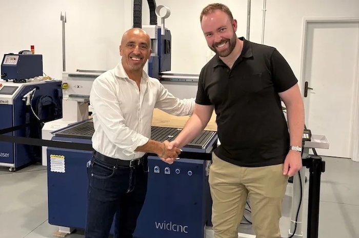 Marco Apolinario, Sales Director for WidInovations with Tom Kneale, Managing Director of Graphtec GB Photo Nessan Cleary