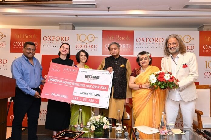 From L to R- Mr. Swagat Sengupta, Ms. Anja Riedeberger, Ms. Bena Sareen, Dr. Shashi Tharoor, Dr. Alka Pande, Mr. Samar Jodha Oxford Bookstore