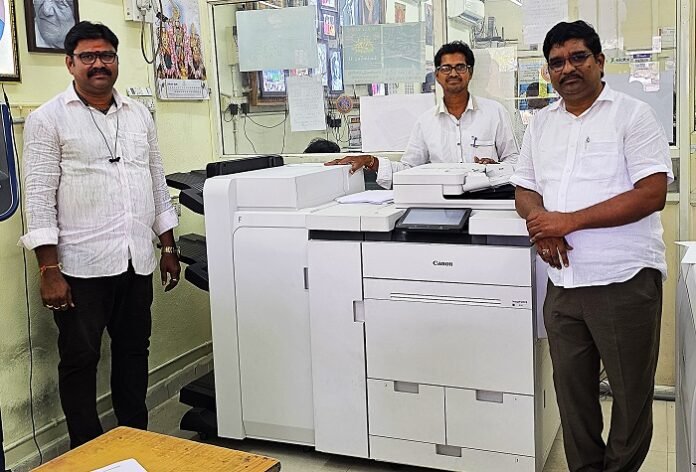 (L to R) Mr. Nagaraju, Mr. Ramakrishna and Mr T. Vasantharao with Canon imageFORCE 8195 Vijayalakshmi Gayatri