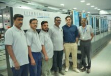 Quarterfold Printabilities expands sheetfed capacity with Komori and RMGT presses Team Quarterfold Printabilities with the Komori press