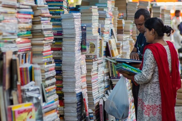 Mumbai_Bookmarket book market
