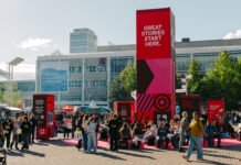 Frankfurter Buchmesse 2026 – Where the industry shapes its future The Agora, Frankfurter Buchmesse's outdoor area on the fifth, and last day of Frankfurter Buchmesse 2026: Sunday, 11 October 2026. Public programs featured literary and cultural-policy events as well as a wide range of entertainment offerings.