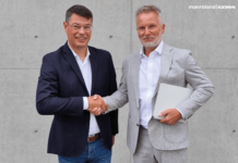 manroland Goss becomes a 100% subsidiary of the Possehl Group Dr.-Ing. Joachim Brenk, Chairman of the Possehl Group (right) and Franz Kriechbaum, CEO of the manroland Goss Group (left) Photo: manroland Goss